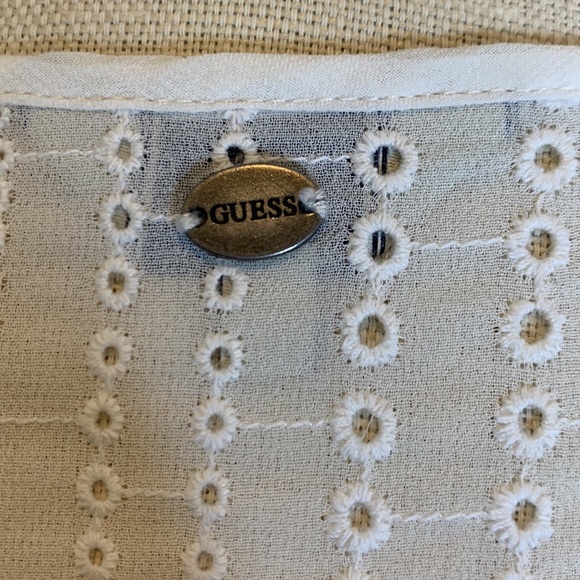 GUESS cream & beige tie front lined eyelet blouse, w/ tie at wrist. M - Picture 8 of 8